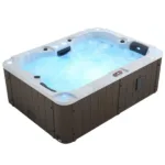 Kelowna Hot Tub with lights and water